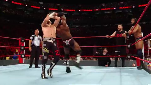 FULL MATCH: Reigns, Strowman & Lashley vs. Owens, Zayn & Mahal: Raw,