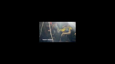 انتشال طفل من تحت ركام منزل لعائلة الخطيب في تل الزعتر بمخيم جباليا شمال غزة