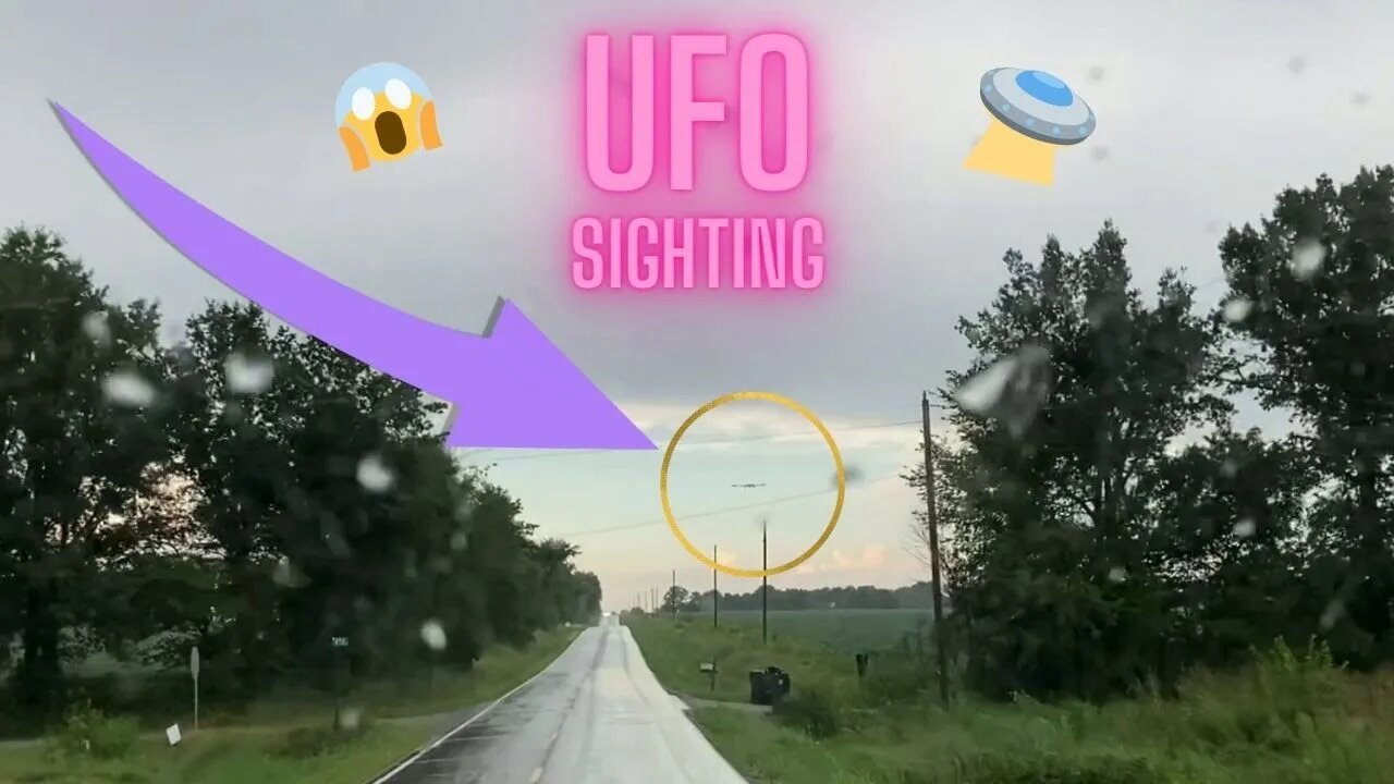 UFO Sighting on a remote road in Missouri - 2021 - UFO or Military drone? Viral HD