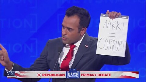 Ramaswamy Holds Up Note Calling Haley Corrupt: 'Two X Chromosomes Don't Immunize You From Criticism'