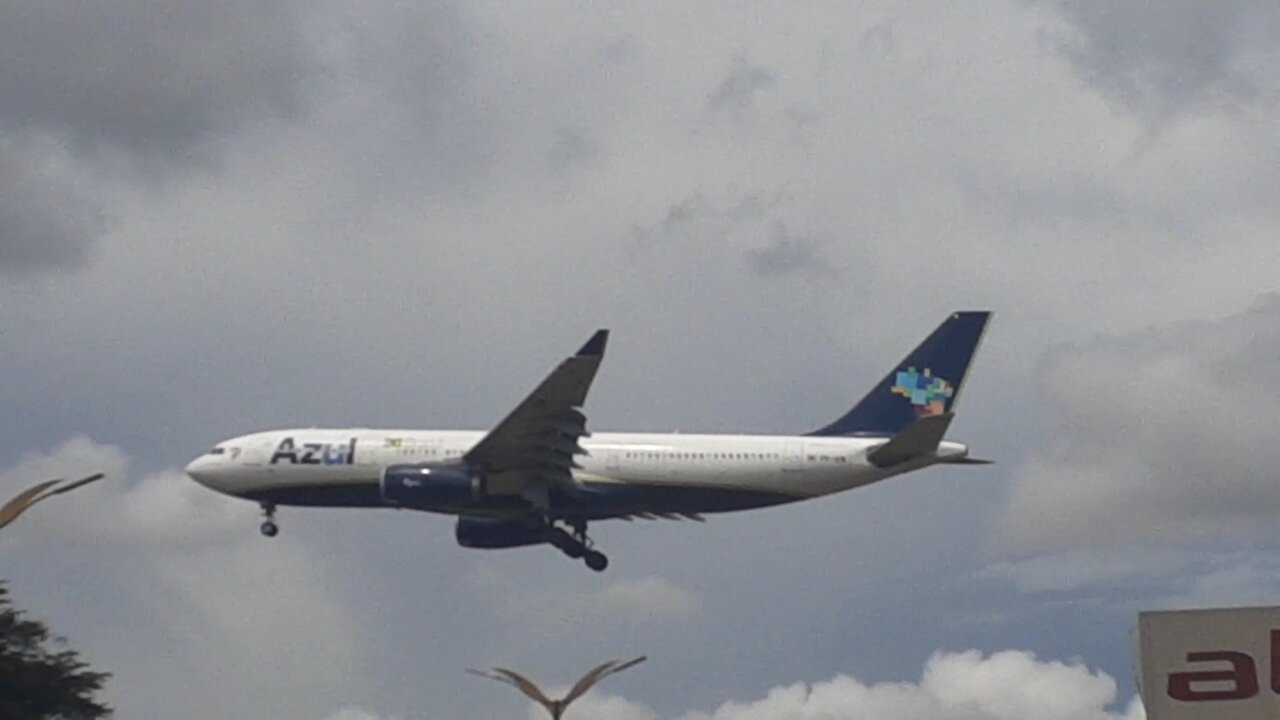 Airbus A330 PR-AIW na final antes de pousar em Manaus vindo de Campinas 23042021