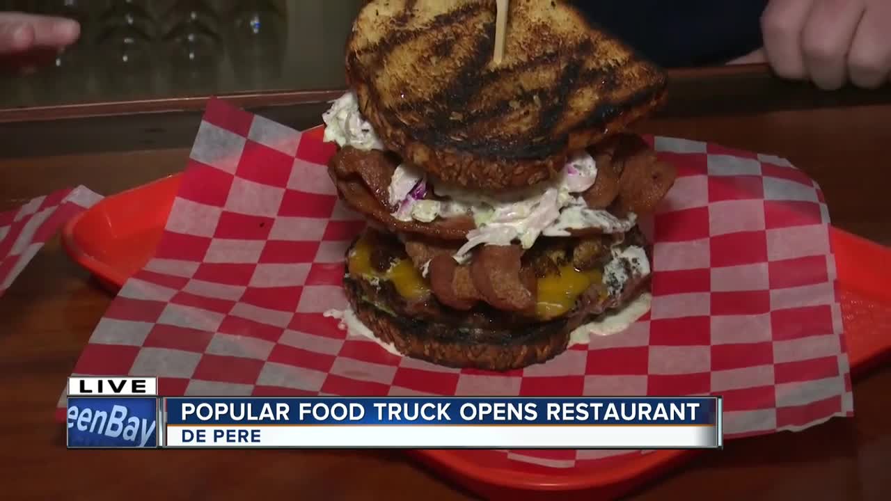 Smoked to the Bone shows off Pork in a Cow burger