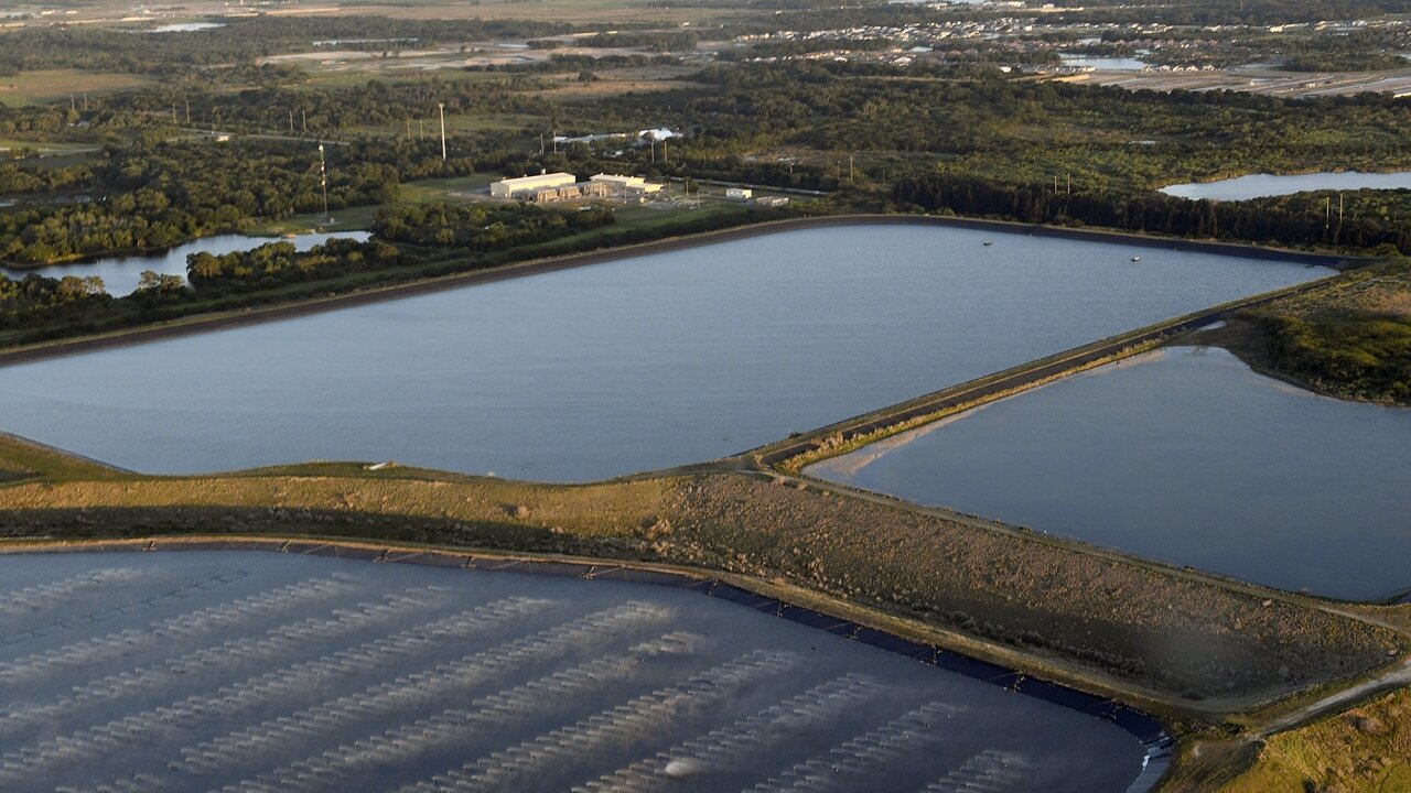 Hundreds Of Florida Homes Evacuated After Wastewater Pond Leak