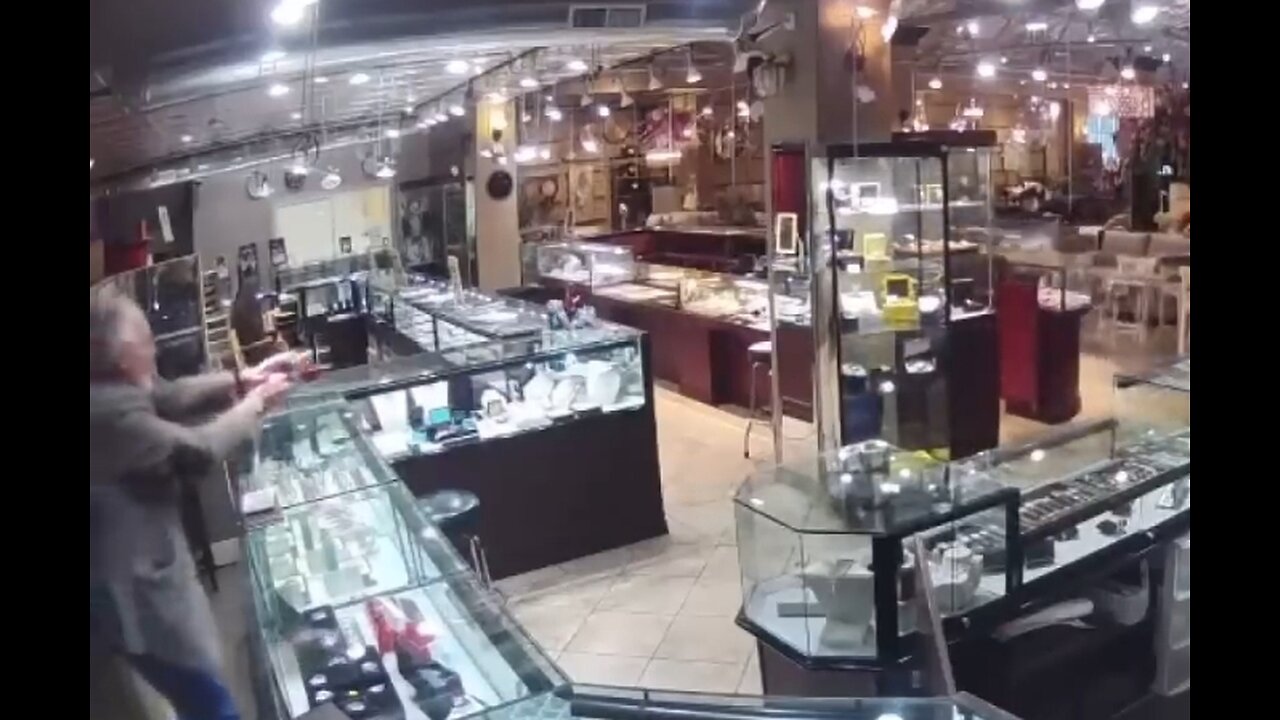 Robbers PANIC As 73 Year Old Worker Pulls Out His Gun