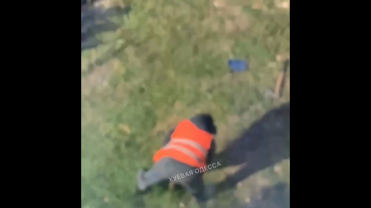 In Odessa, a communal worker hits a shell with a sledgehammer, thereby checking whether it is dangerous or not