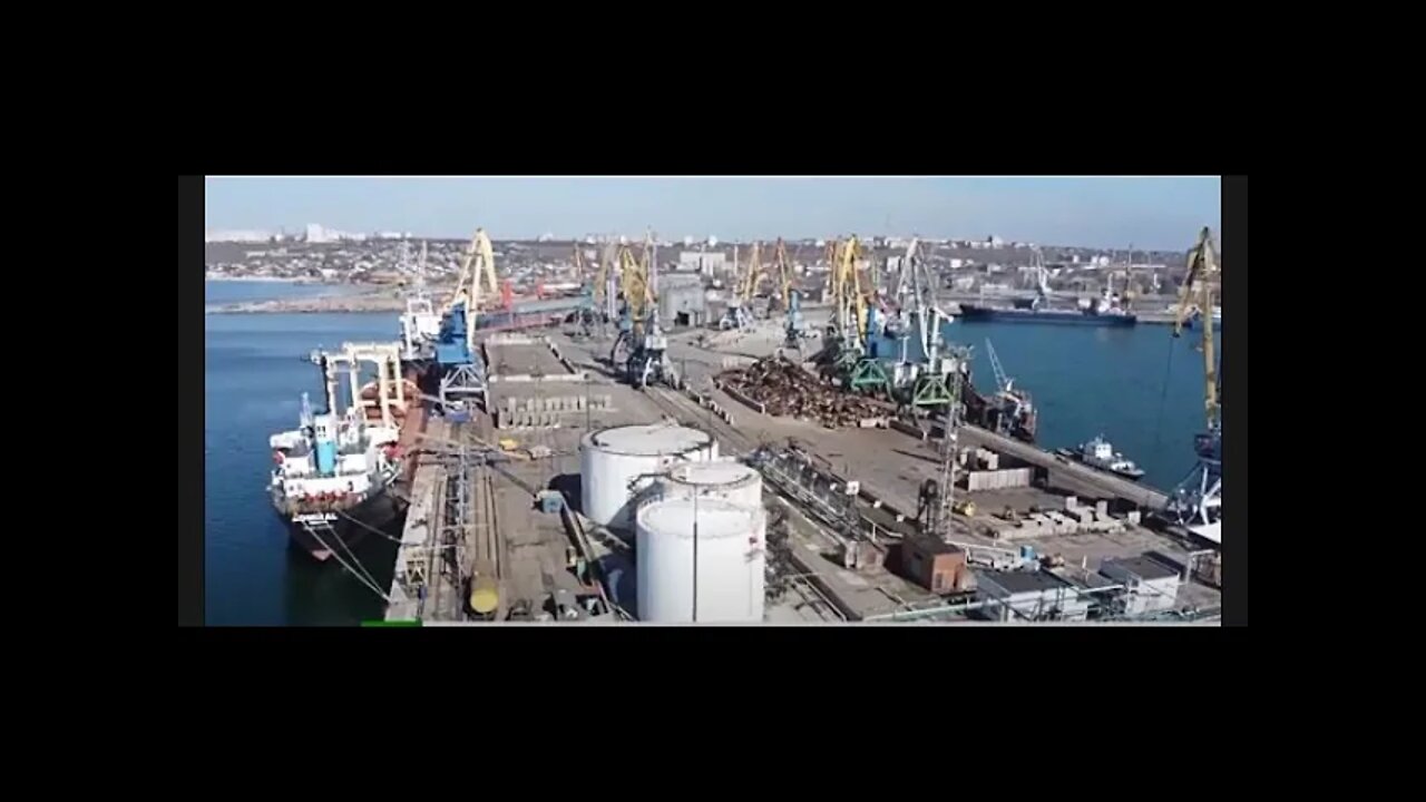 UKRAINE soldiers escape chaotically ammo,maps, coordinates.