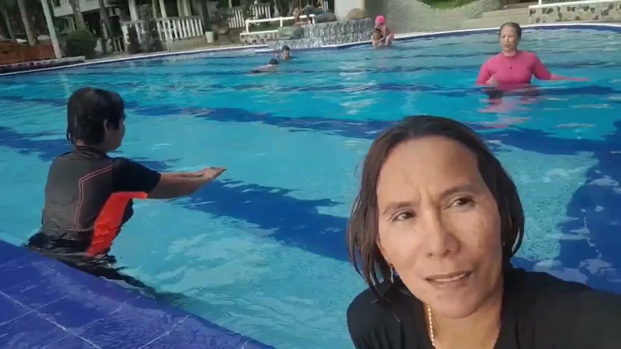 Tingnan ang Casa Joros Resort kasama ng mga Agila at matutong maglangoy