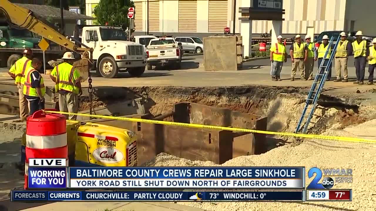 Baltimore Co DPW closes York Road in Timonium after a water main break cause the road to collapse