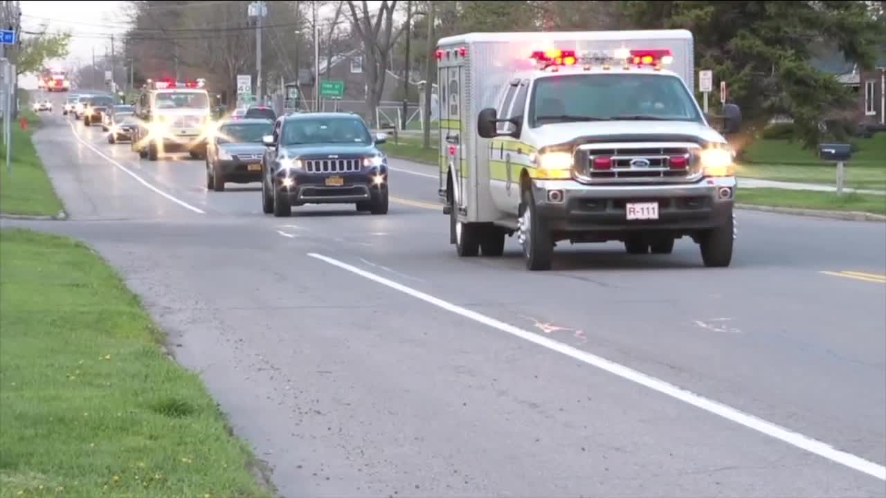 EMT working in NYC receives heroes welcome in Dunkirk