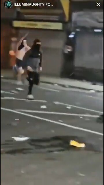 Total chaos on the UK streets right now, as Muslim migrant gangs and UK citizens go at it