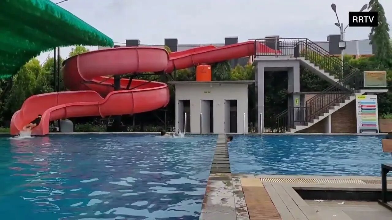 Pucuk Merah Garden Pool II Kolam renang yang bagus untuk Keluarga