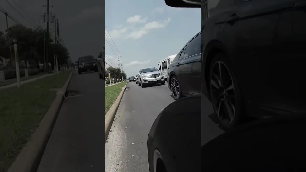 When Cars Block the Right Turn