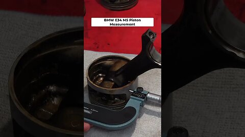 BMW E34 M5 Piston Measurement #shorts #bmw #cars #diy #bmwe34 #restoration #bmwm5 #engine #tools