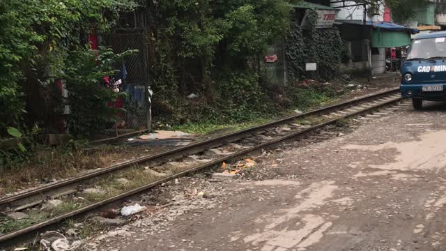 This Is Why You Shouldn’t Park Right Next To The Train Tracks