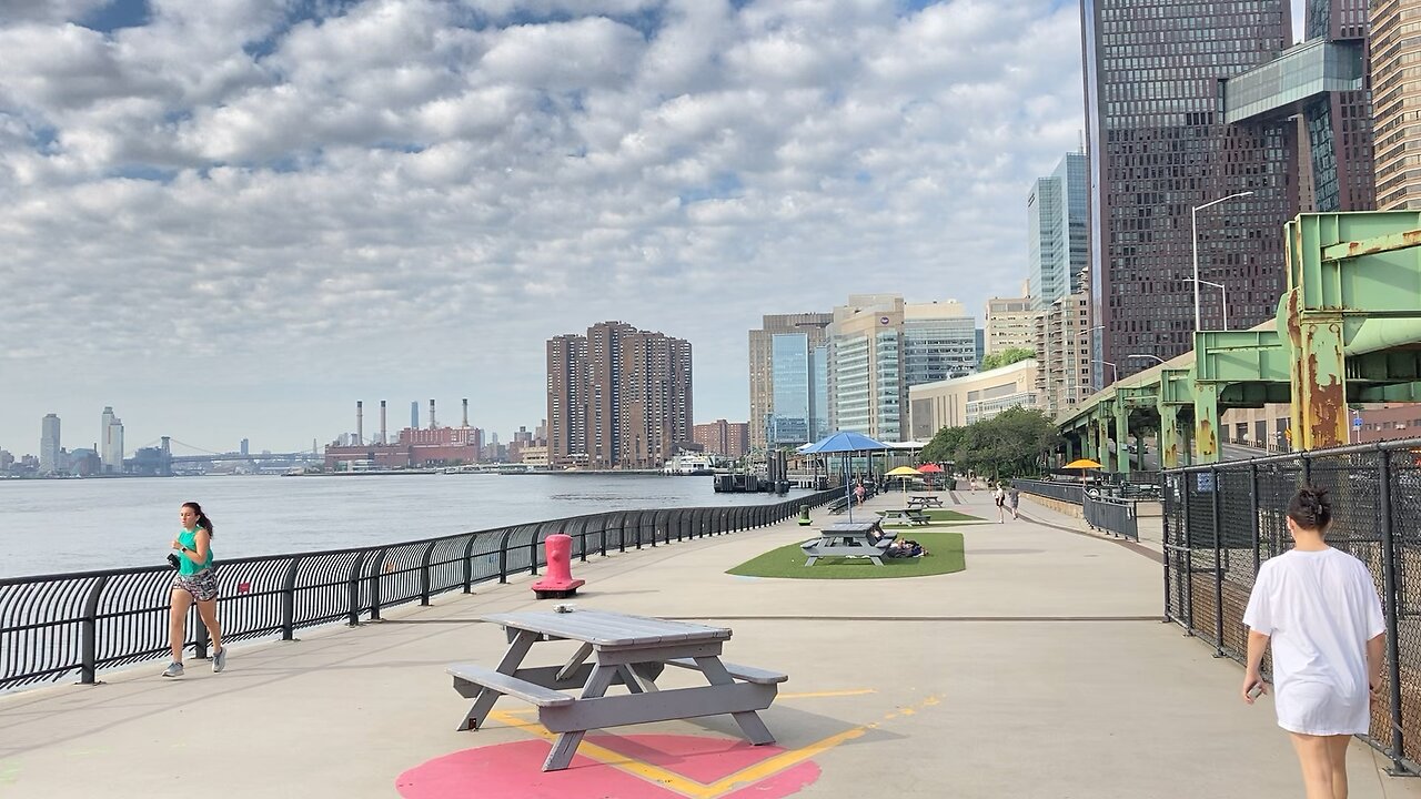 Walking Manhattan: 34th Street East River Esplanade