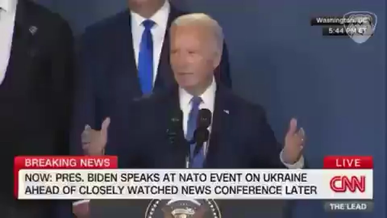 🚨 BREAKING: Biden introduces Zelenskyy as Putin; People Call It AI Generated…