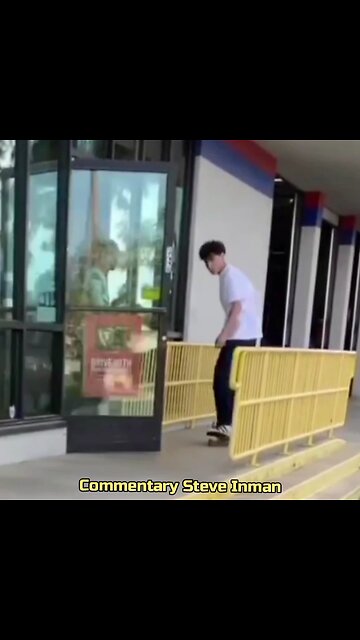 It pays to pay attention to your surroundings.