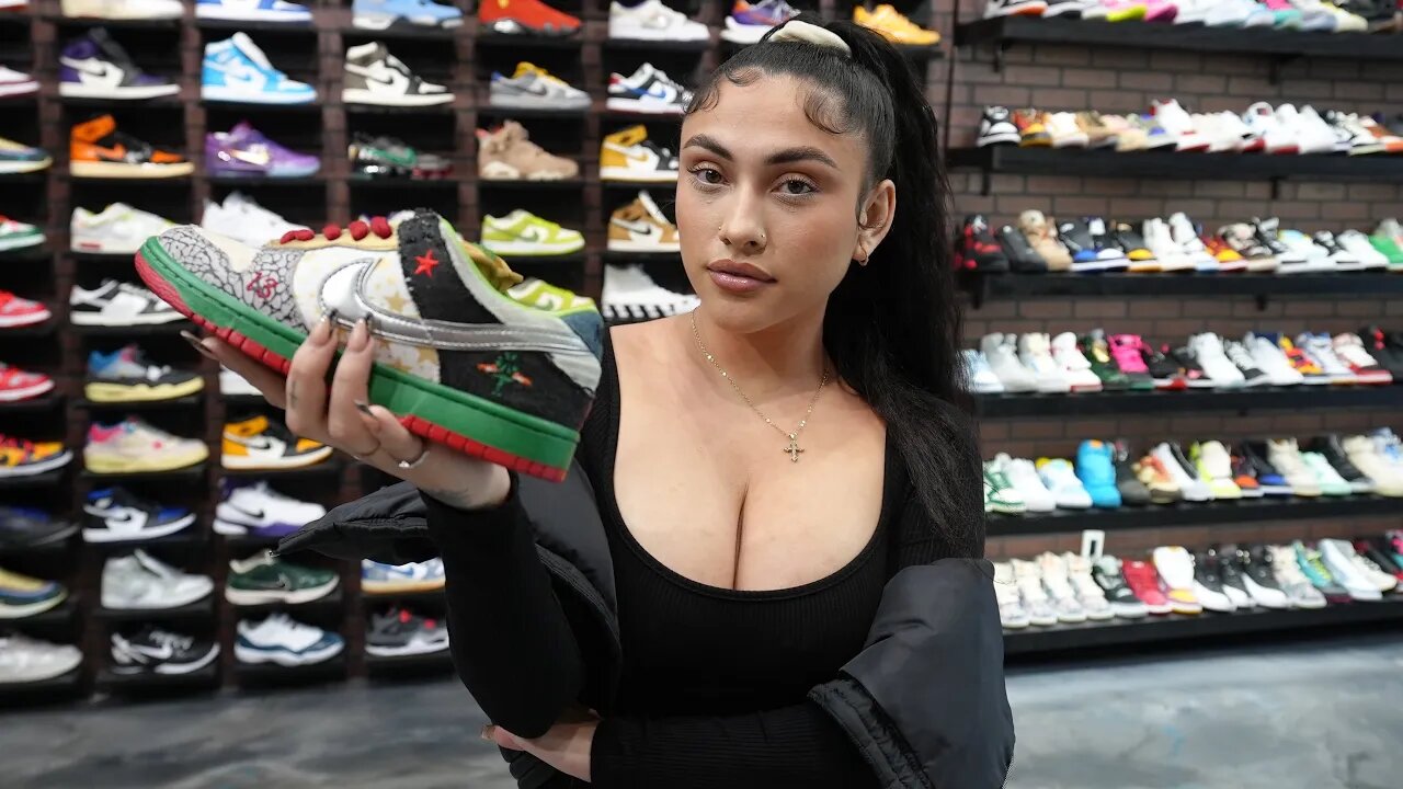 Brivnnna goes Shopping for Sneakers with Coolkicks