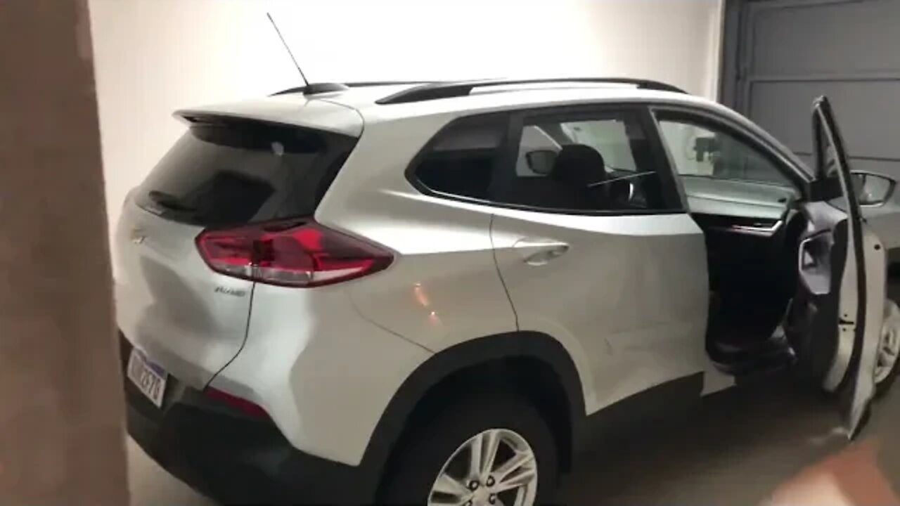 Passar em qualquer trecho alagado sem observar, os problemas podem ser bem maiores que encalhar.