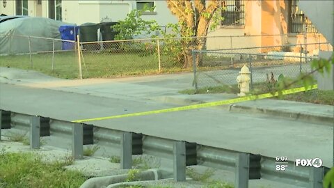 Suspects use car to hit and rob bicyclist