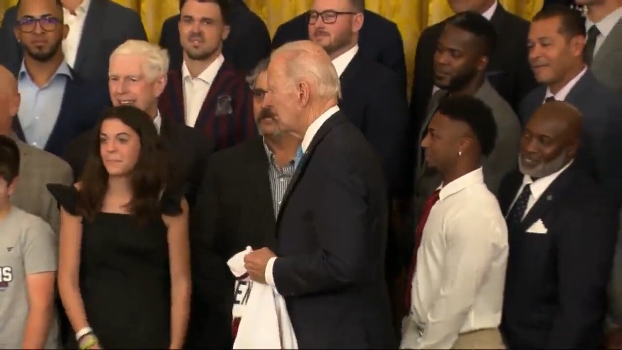 Biden: “Everyone under 15 come here.” 🤢