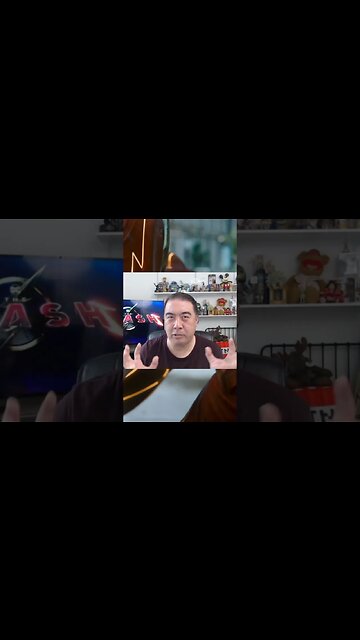 MICHAEL KEATON'S BATMAN IS THE TWIG BETWEEN 2 BARRYS