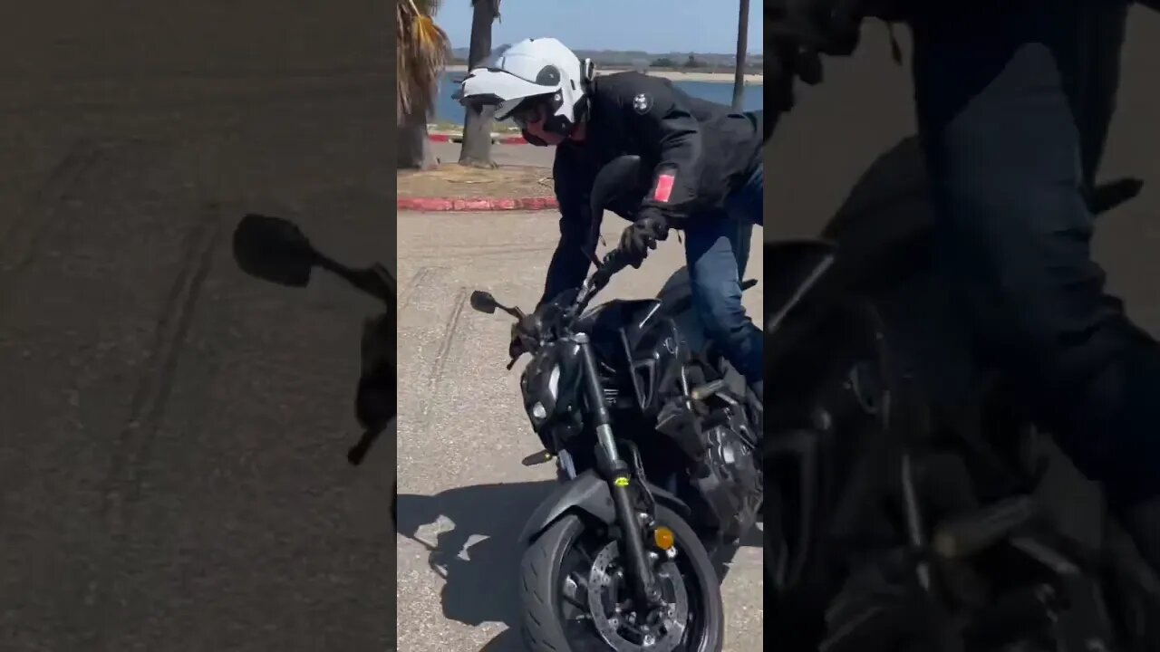 Tight Turns On A Yamaha MT-07