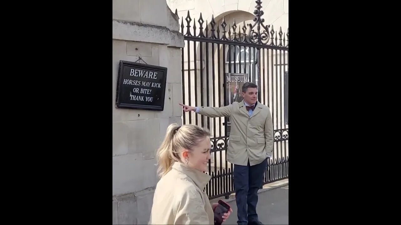 The Tourist points it out #horseguardsparade