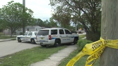 Cops: Man shoots woman, makes her ride from West Palm Beach to Lake Park and then Riviera Beach