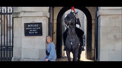 Move back too close #horseguardsparade