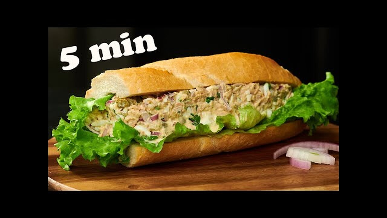 Breakfast tuna salad sandwich in 5 minutes.