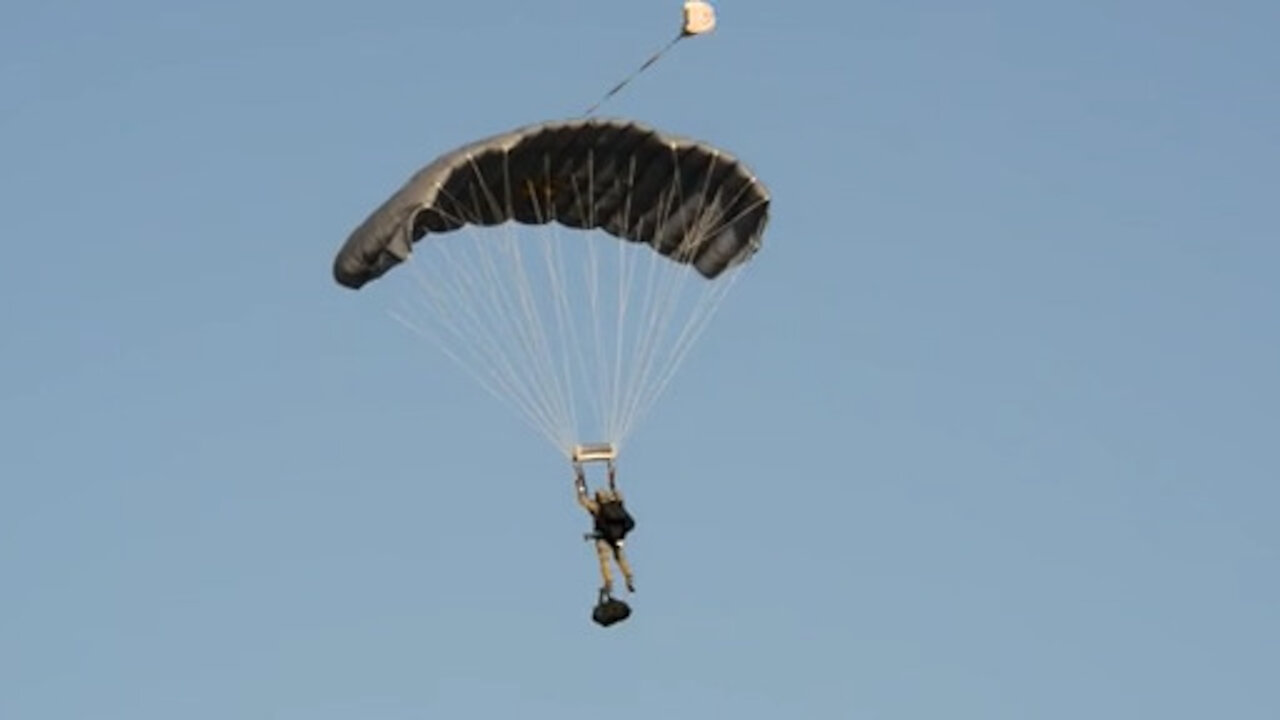 Army belgian paratroopers jumping on Chièvres Air Base