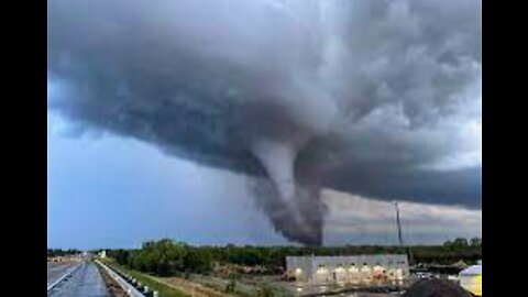 Train vs Tornado.. WOW