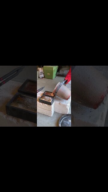 Pouring Huge Aluminum Ingots #aluminum #metalcasting