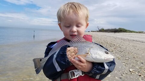 Camping & Fishing on Abandoned Island (Discovered 100 year old Graves)