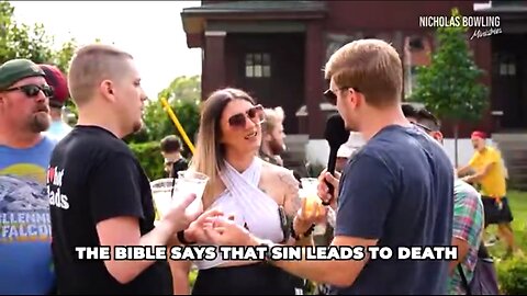 WHEN LGBTQ HECKLERS CAN'T SILENCE THE STREET PREACHER 👊