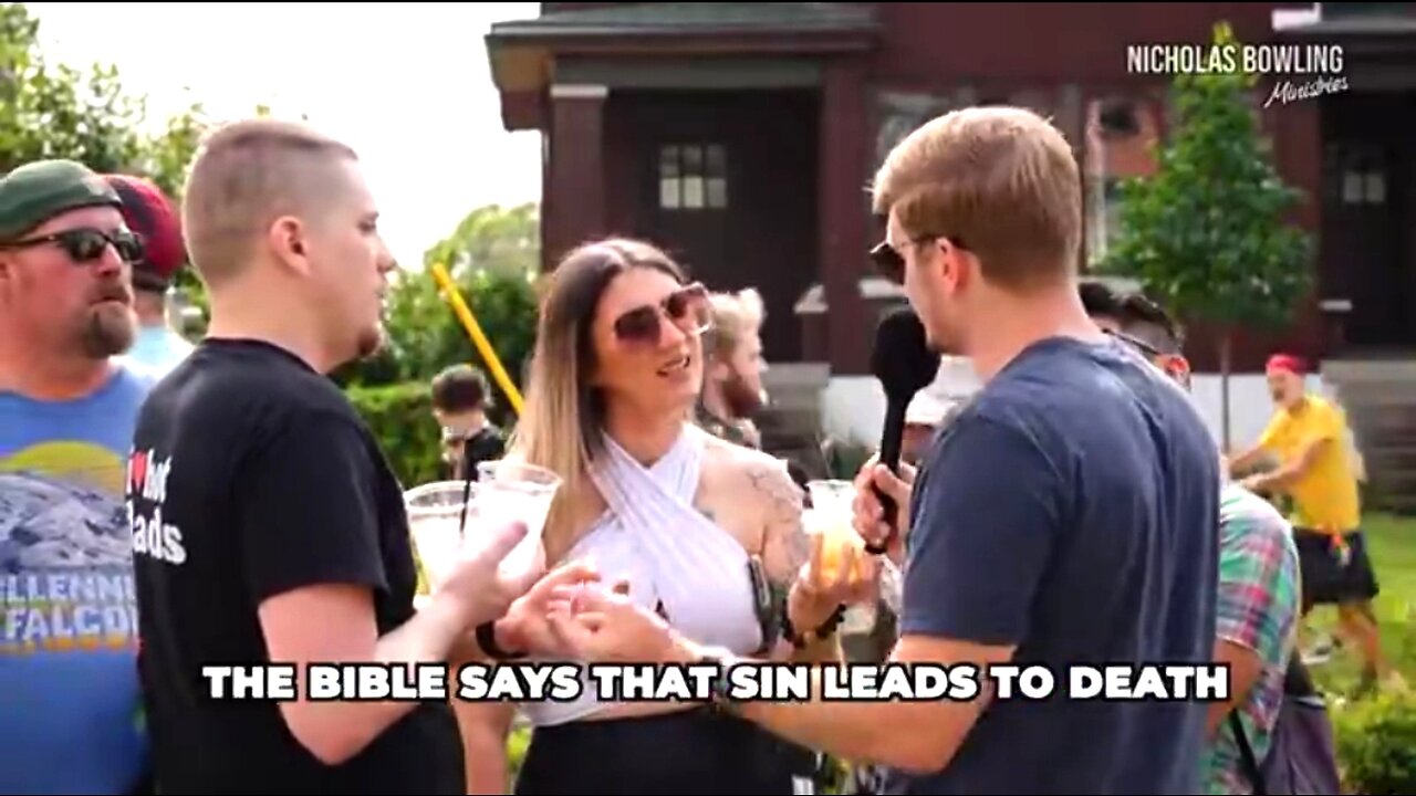 WHEN LGBTQ HECKLERS CAN'T SILENCE THE STREET PREACHER 👊