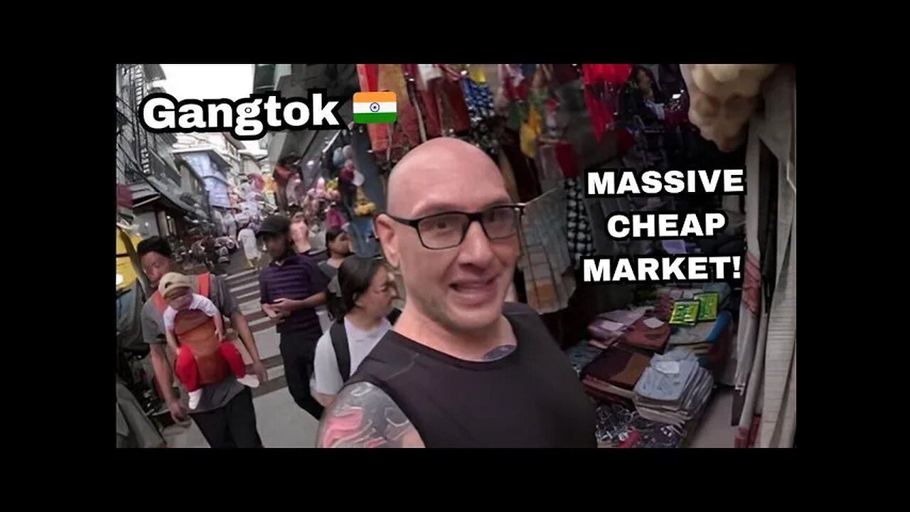 Shopping In Lal Market | Gangtok Sikkim | This Place Has It All! 🇮🇳