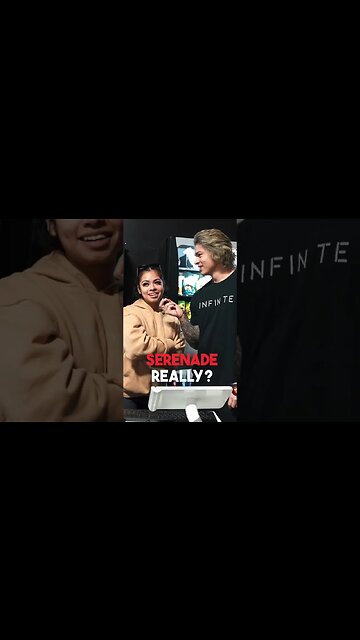 How to slide into a girl’s DMs #fitgirl #gymcrush #gymgirl #shorts