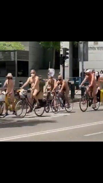 Spanish Government Encourages Everyone to ONLY Leave Their Homes with a Mask On