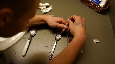 America's Opioid-Related Deaths Go Beyond Mexican Heroin