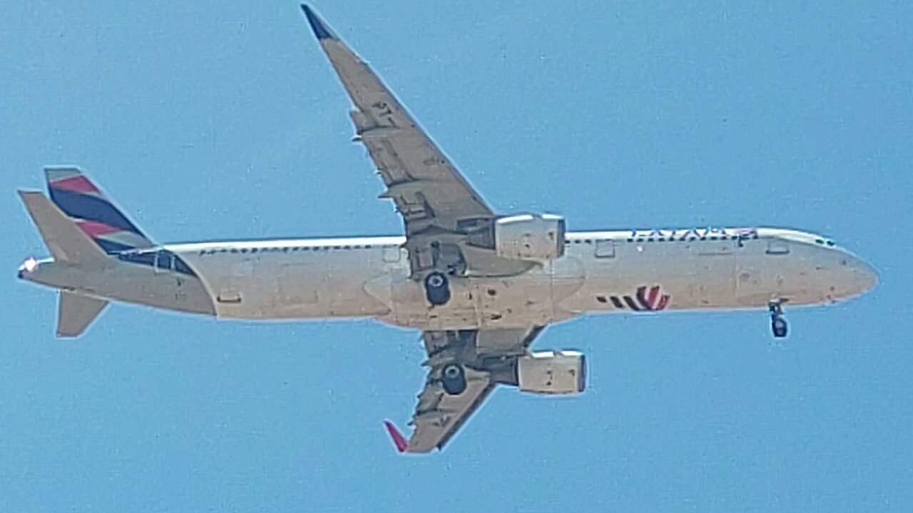 Airbus A321 PT-XPG vindo de São Luís do Maranhão para Fortaleza