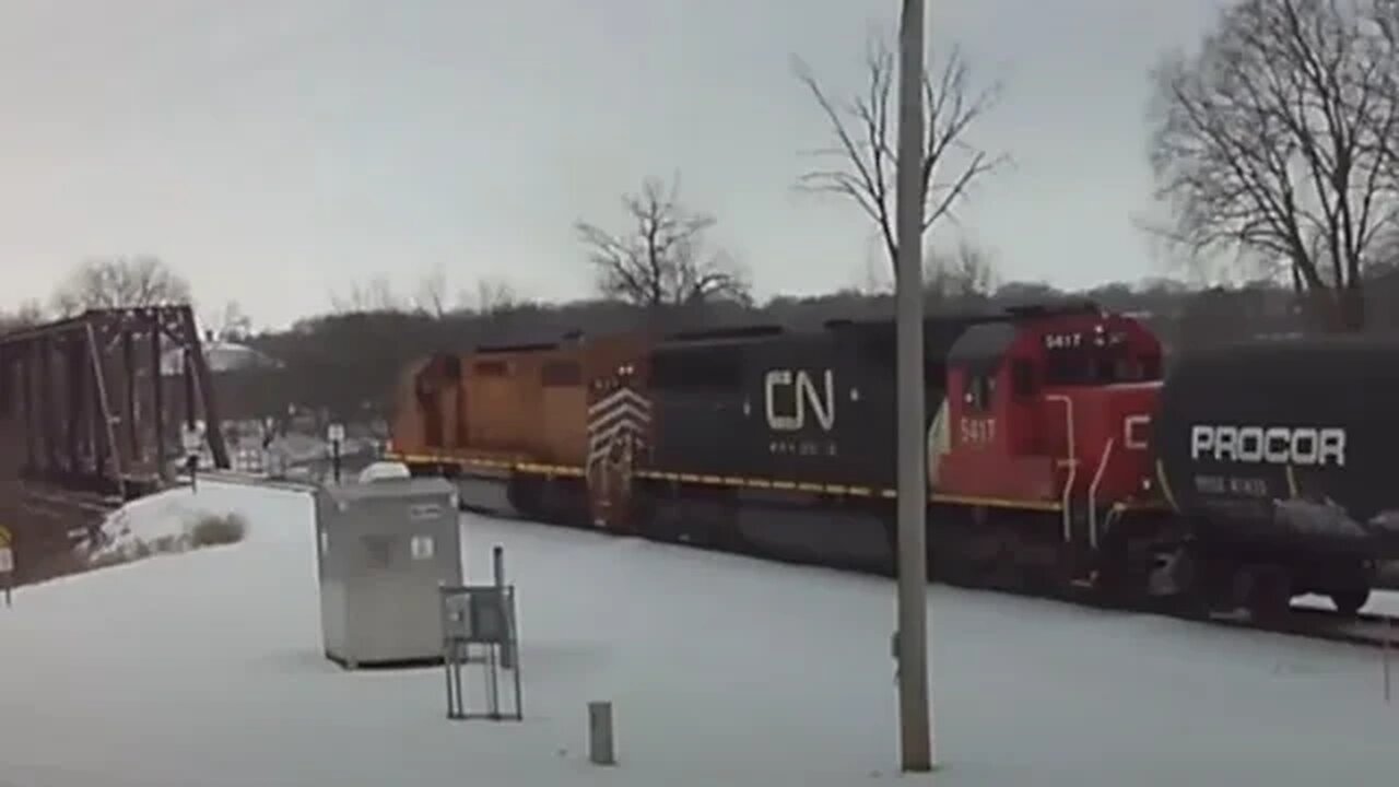 WB CN L574 Manifest with EJE 657 Leading at Cedar Falls on December 31, 2021 #Steel Highway#