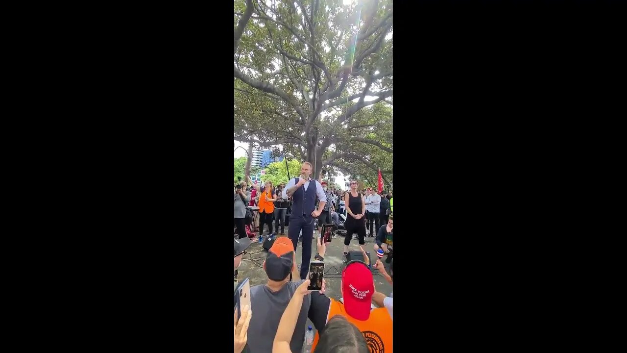 Ex-COP (Craig BACKMAN) Speaks Out against ANDREWS LIVE - Protest Melbourne NOW