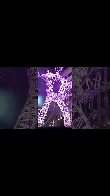 Breathtaking rehearsal with the giant - Montréal cirque #montreal #travel