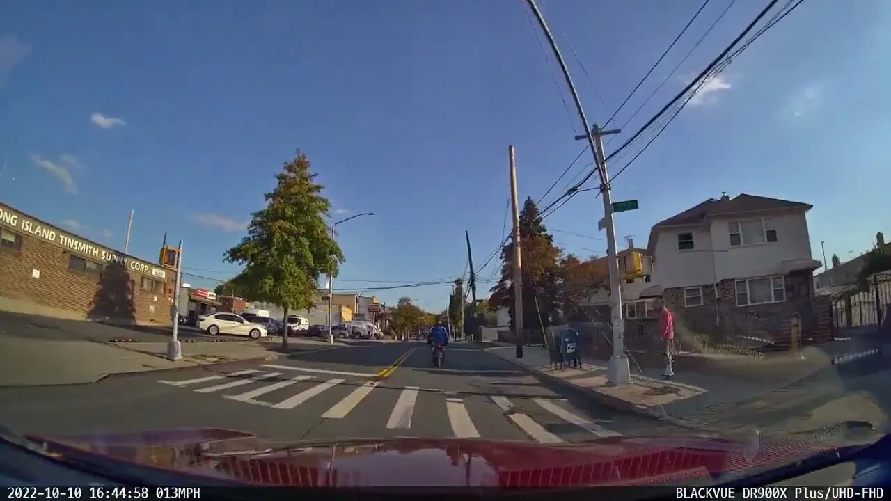 Biker stands while moving #crazy