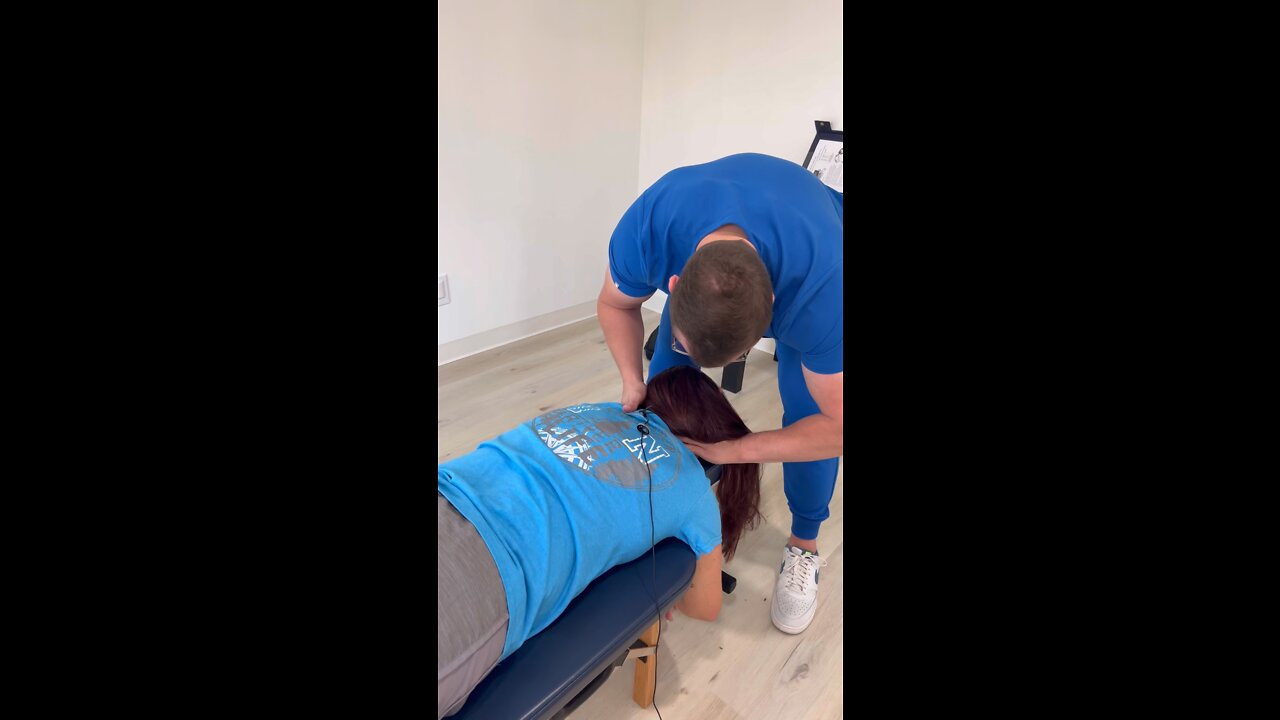 HUGE CHIROPRACTIC NECK CRACK!