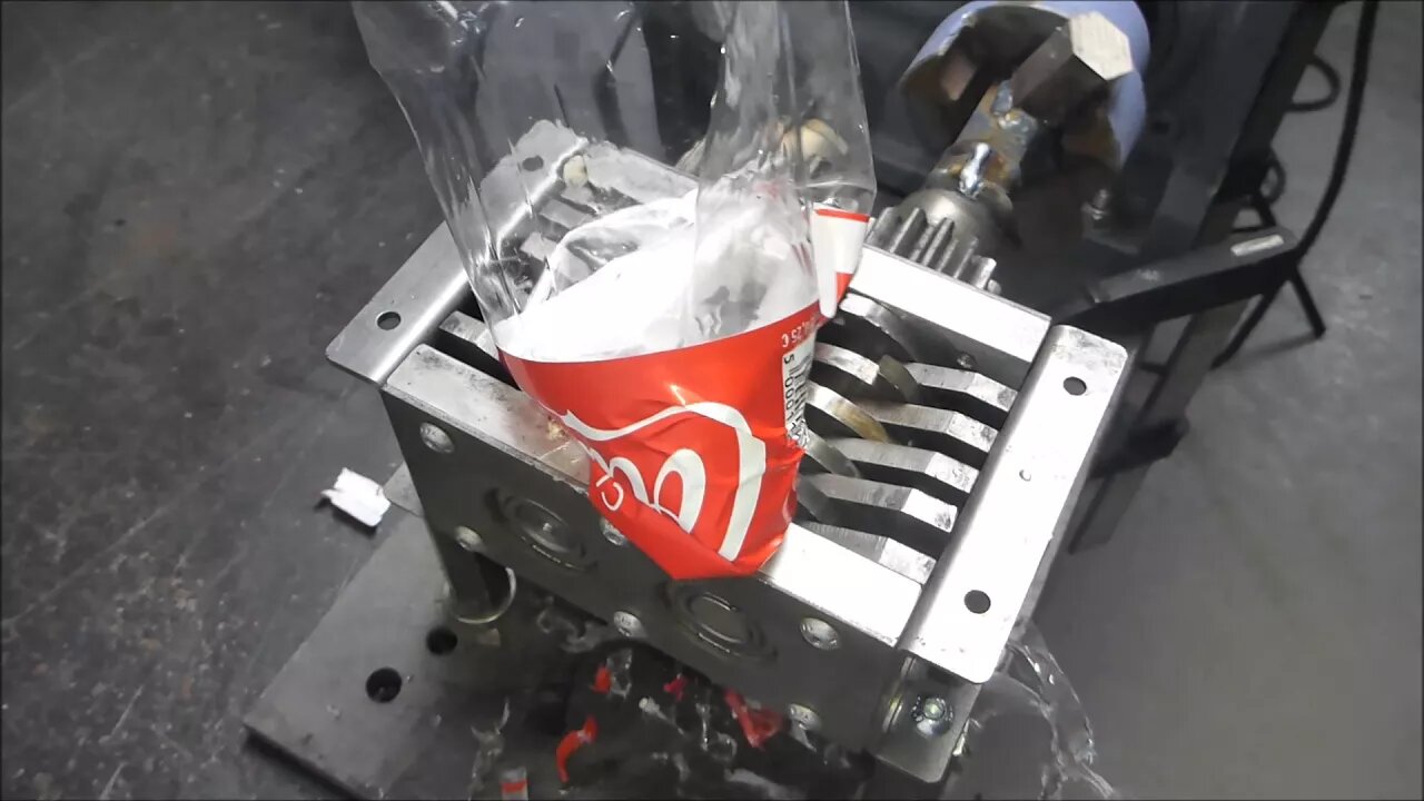 Friday bonus, shredding Cola Bottle