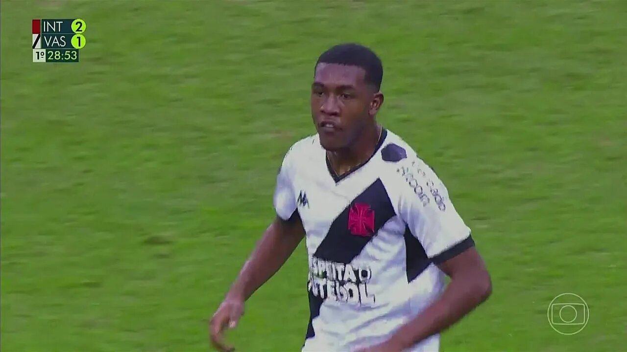 primeiro gol de Rayan pelo profissional DO VASCO