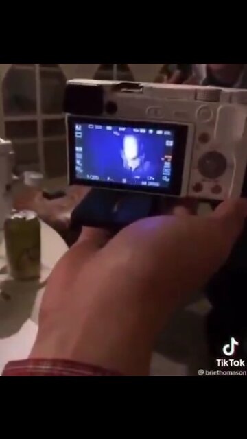 IPONE INFRARED PHOTO TAKING OF THE USER EVERY 5 SECONDS